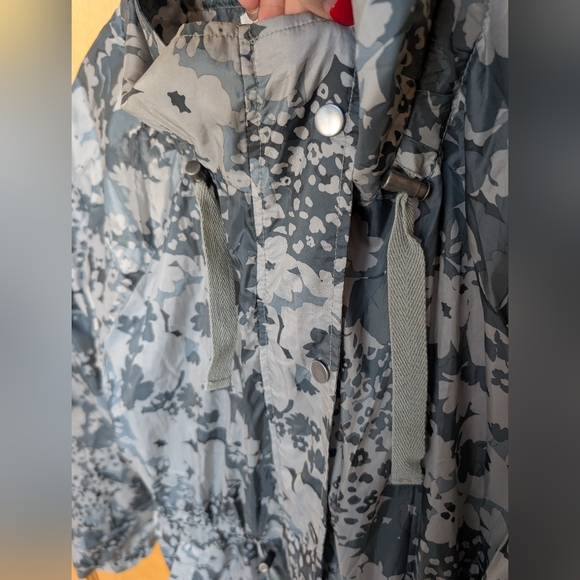 Maurices Dark Green Floral Utility Jacket - Picture 7 of 9